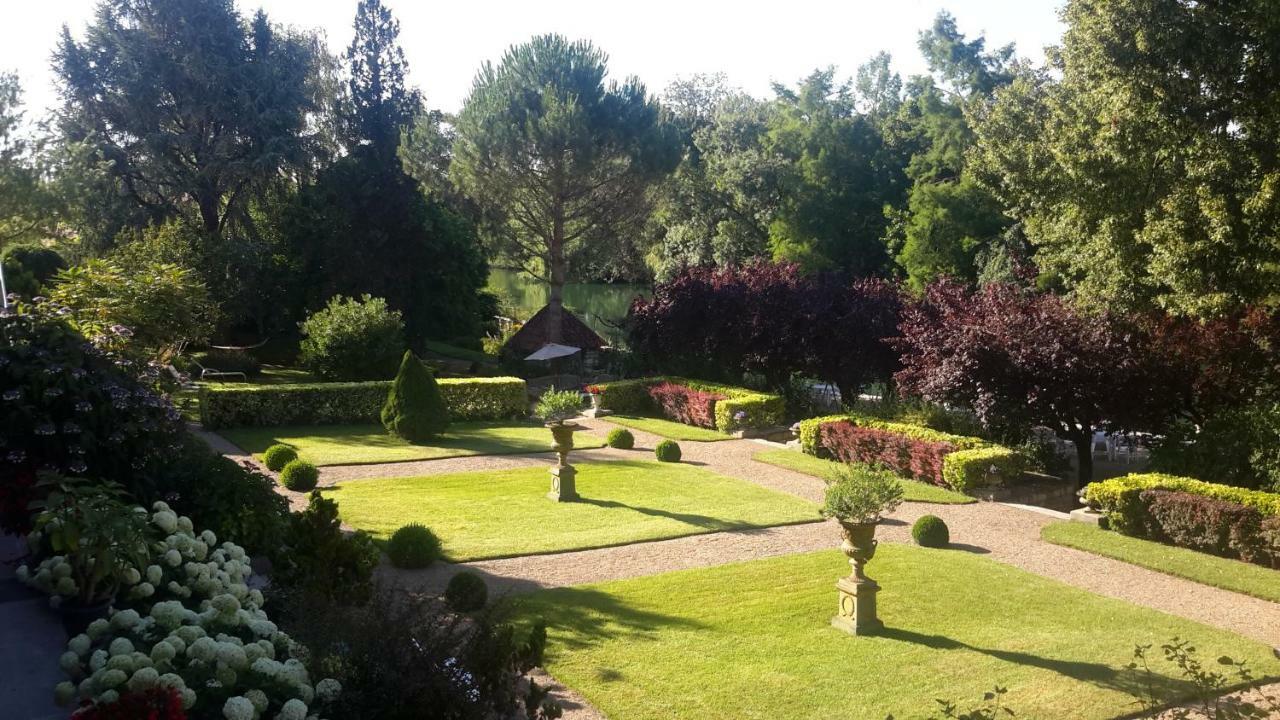 Hotel Restaurant Beau-Rivage Mansle-les-Fontaines エクステリア 写真