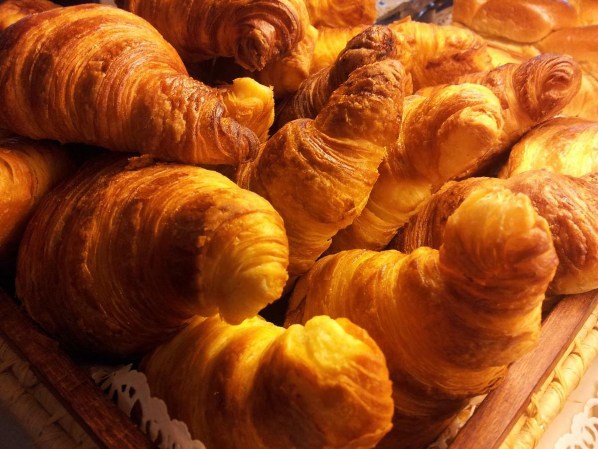 Hotel Restaurant Beau-Rivage Mansle-les-Fontaines エクステリア 写真